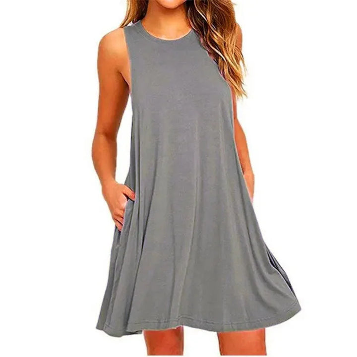Graues Swing-Kleid für Damen mit ärmellosem Design, Rundhalsausschnitt und lässigem Stil, ideal für Freizeitaktivitäten.