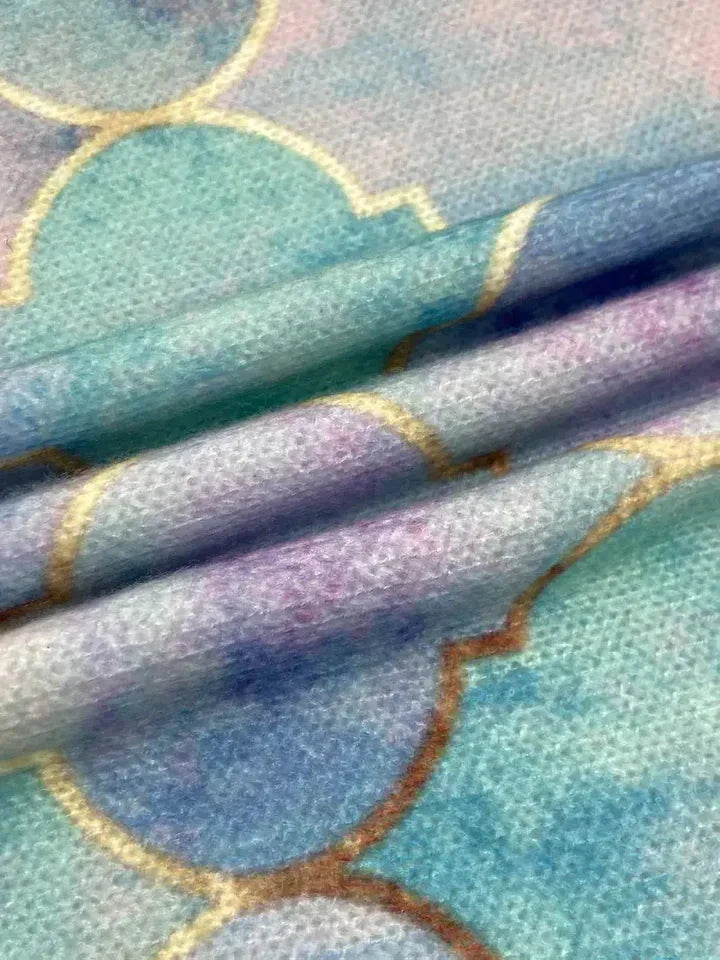 Damen Rollkragenpullover in Blau-Violett aus weichem, atmungsaktivem Material mit eleganter Schnittführung für Alltag und…