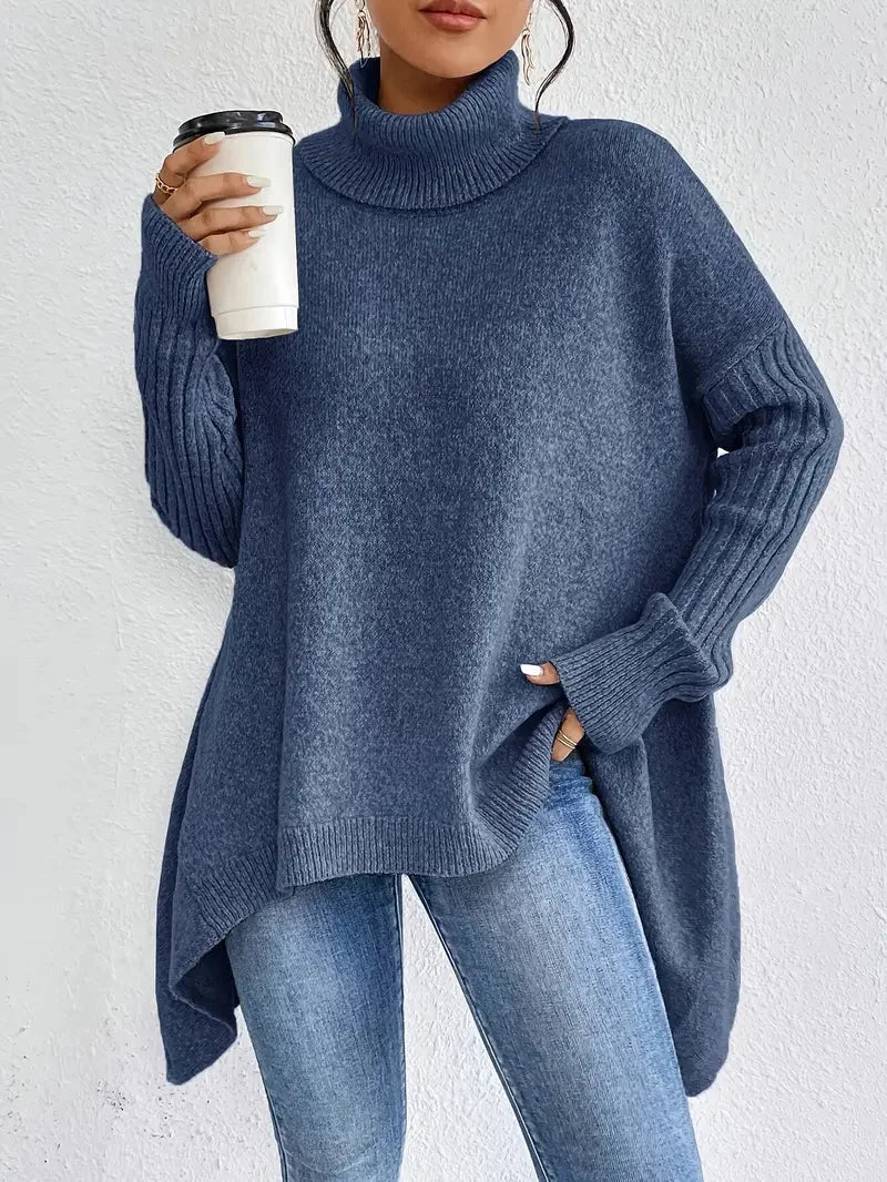 Meeresblauer Damen Rollkragenpullover aus weichem Material, mit langen Ärmeln und lockerer Passform für hohen Tragekomfort.