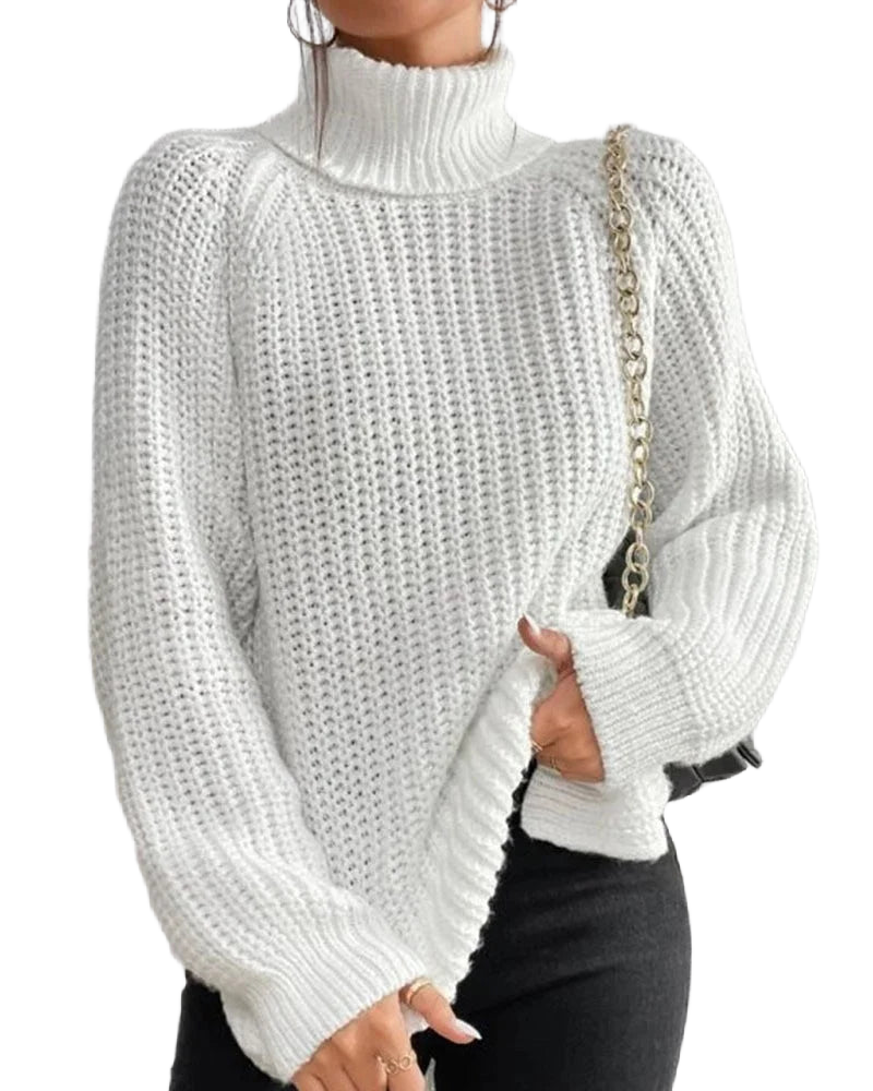 Damen Strickpullover in Weiß mit Rollkragen, lockerem Schnitt und weichem Material für angenehmen Komfort.