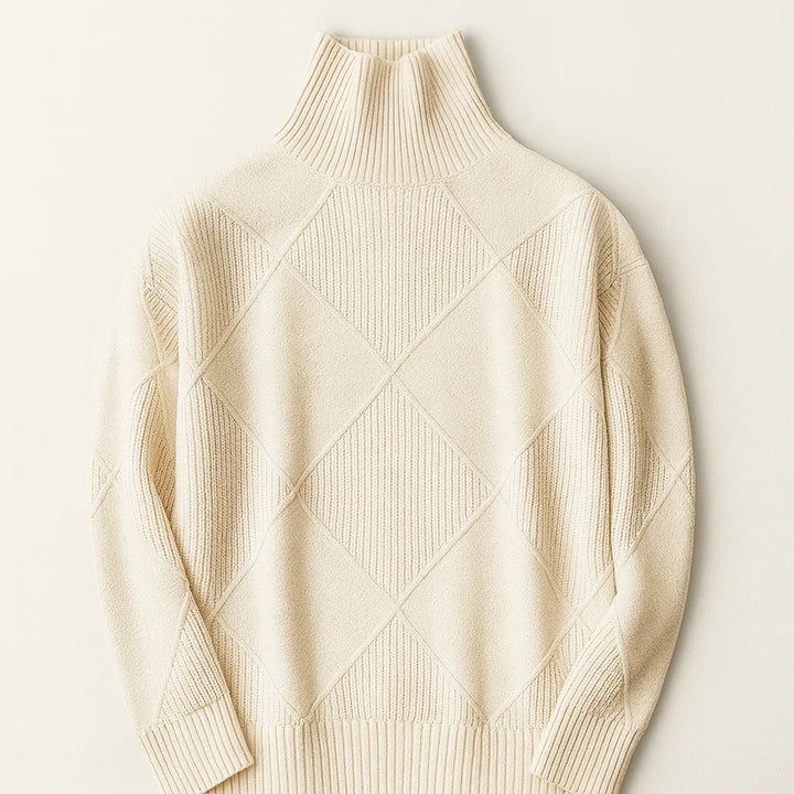 Beige Damen Rollkragenpullover mit Rautenmuster, gefertigt aus weichem, warmem Material für kalte Wintertage.