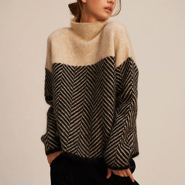 Eichenbrauner Damen Rollkragenpullover mit Strickmuster und langen Ärmeln aus weicher, atmungsaktiver Baumwolle.