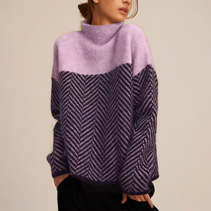 Damen Rollkragenpullover in Flieder-Violett, aus weichem Material, mit Strickmuster und langen Ärmeln für gemütlichen Look.