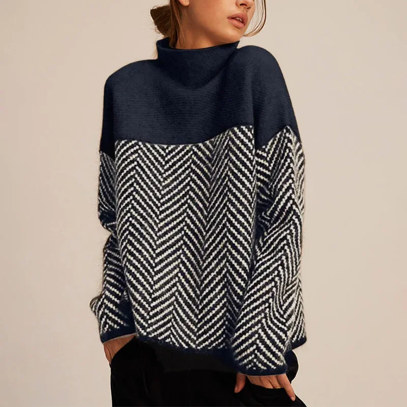 Damen Nachtblauer Rollkragenpullover aus weichem Material mit Strickmuster und langen Ärmeln für gemütlichen Tragekomfort.