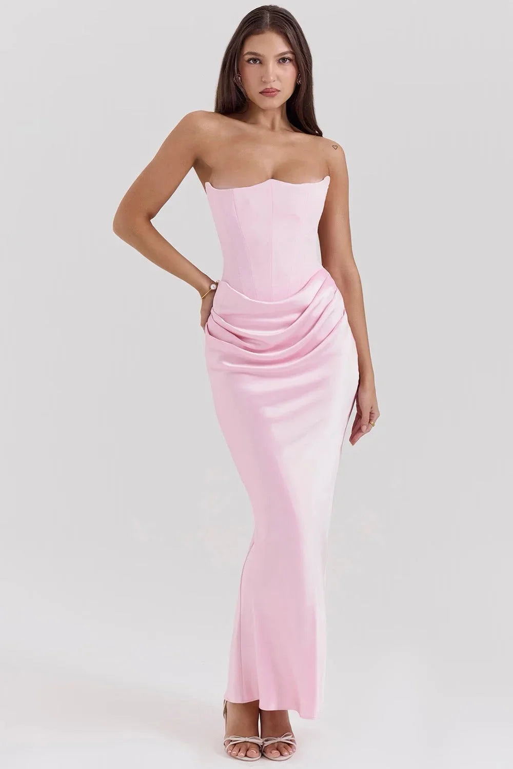 Damen Rosa Maxikleid mit Bandeau-Oberteil und Raffung – High-quality product image.
