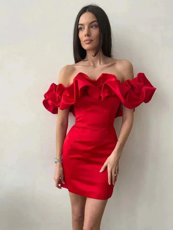 Damen Schulterfreies Minikleid mit dramatischen Rüschen – High-quality product image.