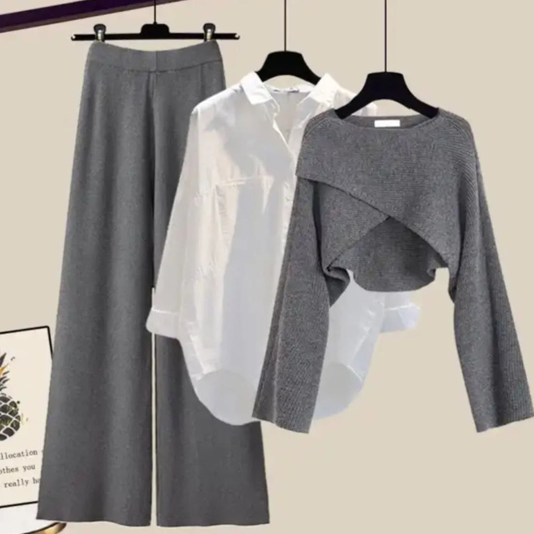 Damen Set mit weitem Pullover aus weichem Material und eleganter Bluse, ideal für lässige Anlässe.