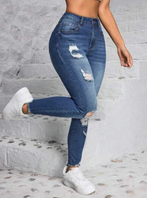 Damen Skinny Jeans in Blau mit Rissen, aus bequemem Stretchmaterial und figurbetontem Schnitt für lässige Looks.