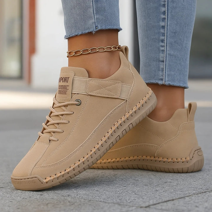 Damen Sneaker in Khaki mit elastischer Sohle, Klettverschluss und atmungsaktivem Obermaterial für optimalen Tragekomfort.