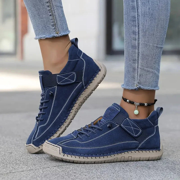 Blaues Damen Sneaker mit Schnürung, verstärkter Sohle und atmungsaktivem Obermaterial für täglichen Komfort und Stil.