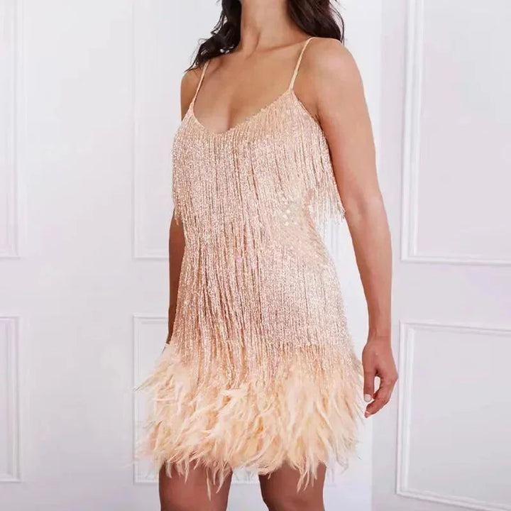Damen Spaghettiträger Minikleid mit Pailletten und Federdetails – High-quality product image.