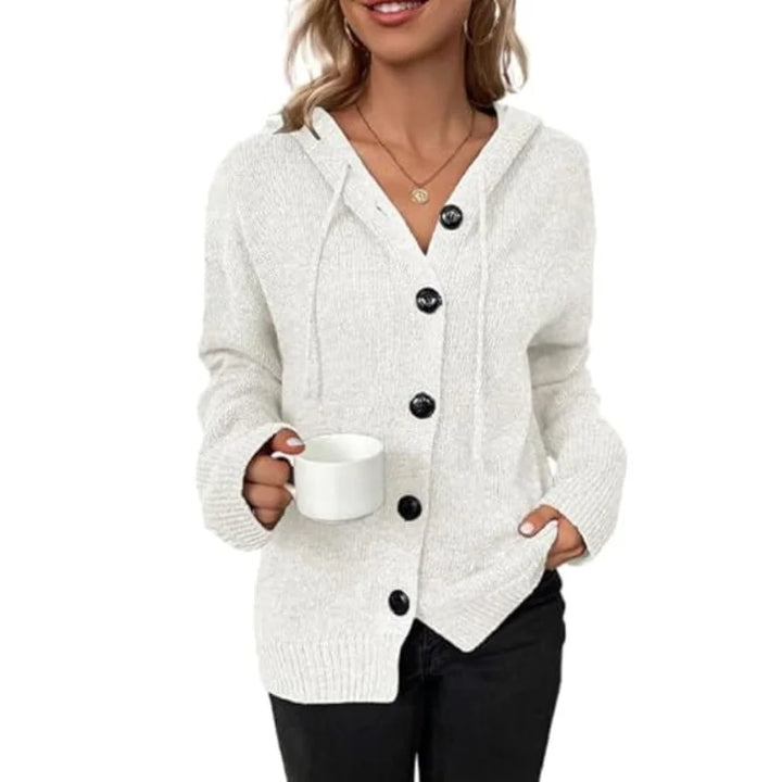 Damen Strickjacke aus weichem, atmungsaktivem Material mit Knöpfen und Kapuze für zusätzlichen Komfort und Stil.