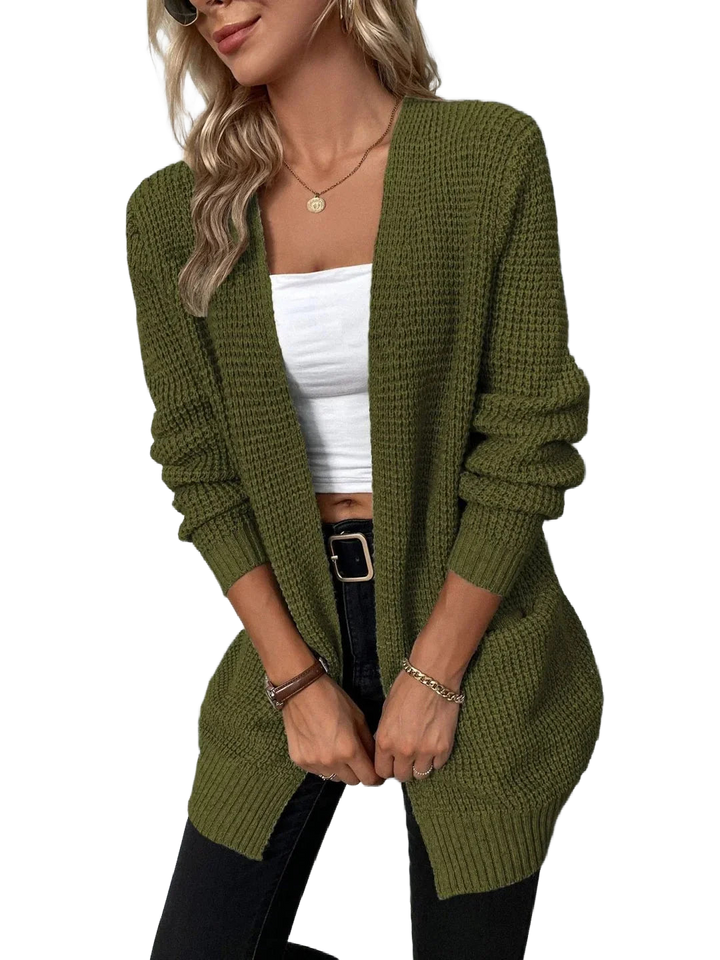 Damen Strickjacke in Grün, langärmlig, offenes Design, aus weichem, atmungsaktivem Material für gemütliche Passform.