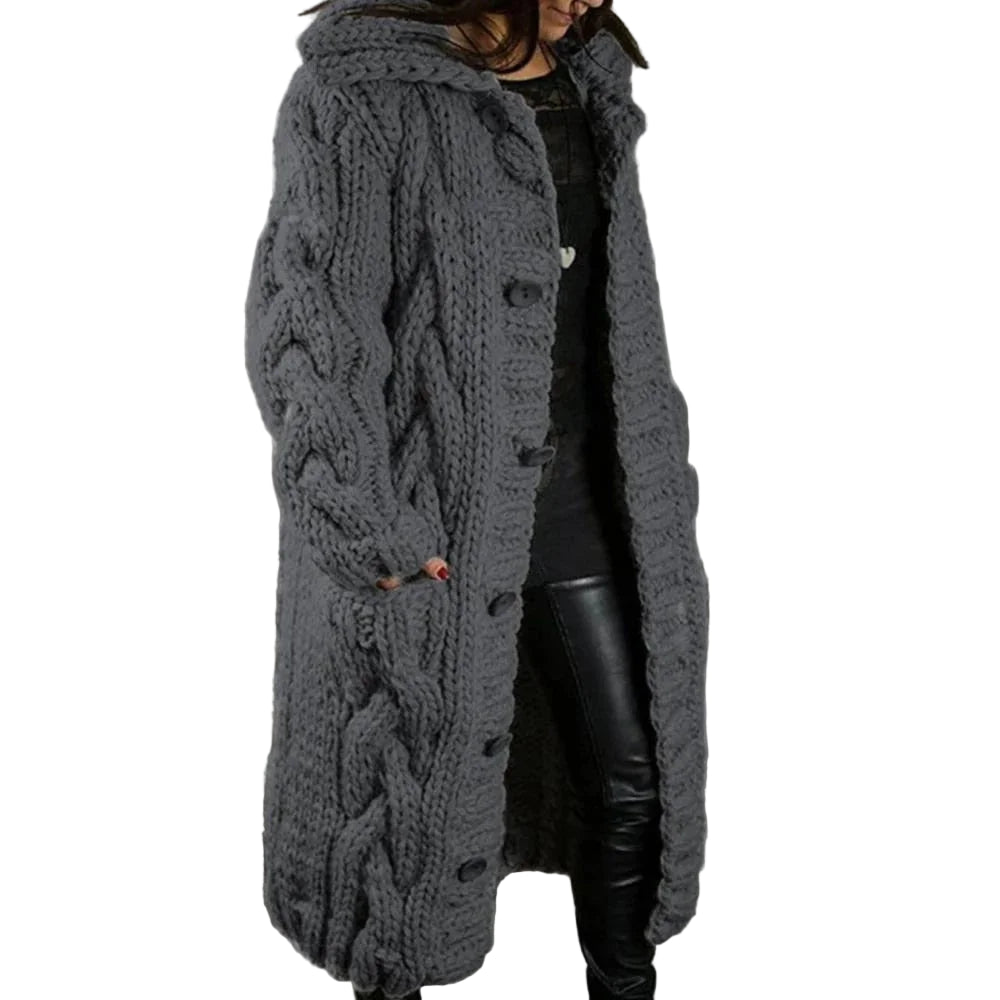Damen Strickjacke in Dunkelgrau, Oversize-Design, mit Knöpfen und weichem Material für gemütlichen Tragekomfort.