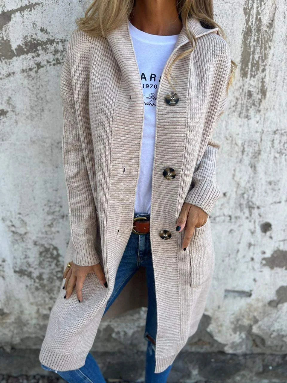 Damen Strickjacke mit Schalkragen und Knopfverschluss