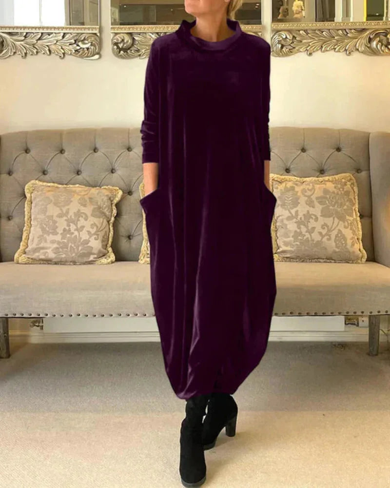 Violettes Damen Strickkleid in Maxilänge mit Taschen, aus weichem, atmungsaktivem Material für Komfort und Style.