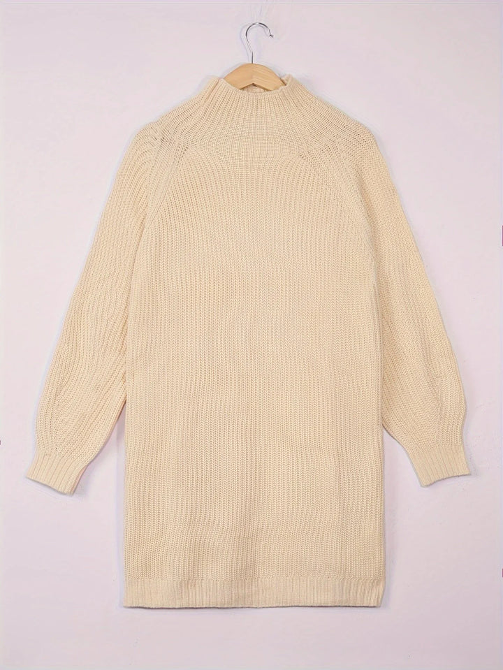 Damen Strickkleid mit Rollkragen, aus weichem Material, gemütlicher Passform und eleganten Rippdetails an den Ärmeln.