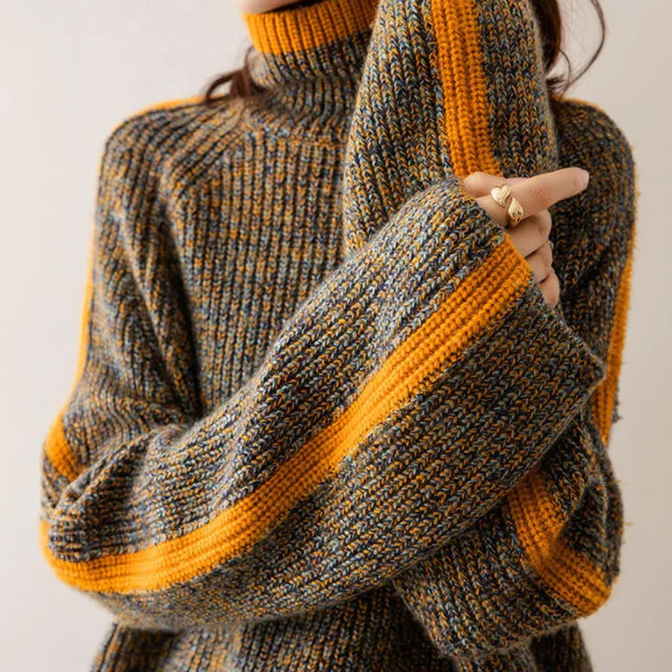 Brauner Damen Strickpullover mit Rollkragen, Oversize-Design, aus weichem Material für Komfort und optimale Passform.