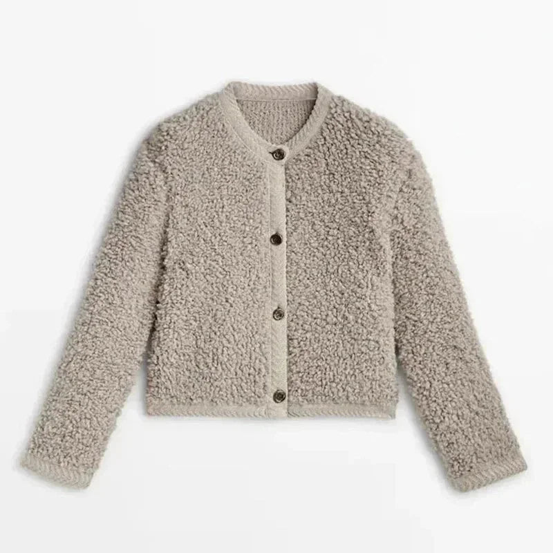 Damen Teddy-Strickjacke in Khaki, aus weichem Material, lässiger Stil mit Knöpfen für gemütlichen Look und Komfort.