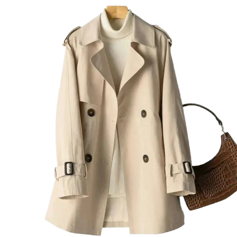 Damen Trenchcoat in Khaki, doppelreihig, mit Gürtel, Schulterklappen und wasserabweisendem Material für vielseitige Looks.