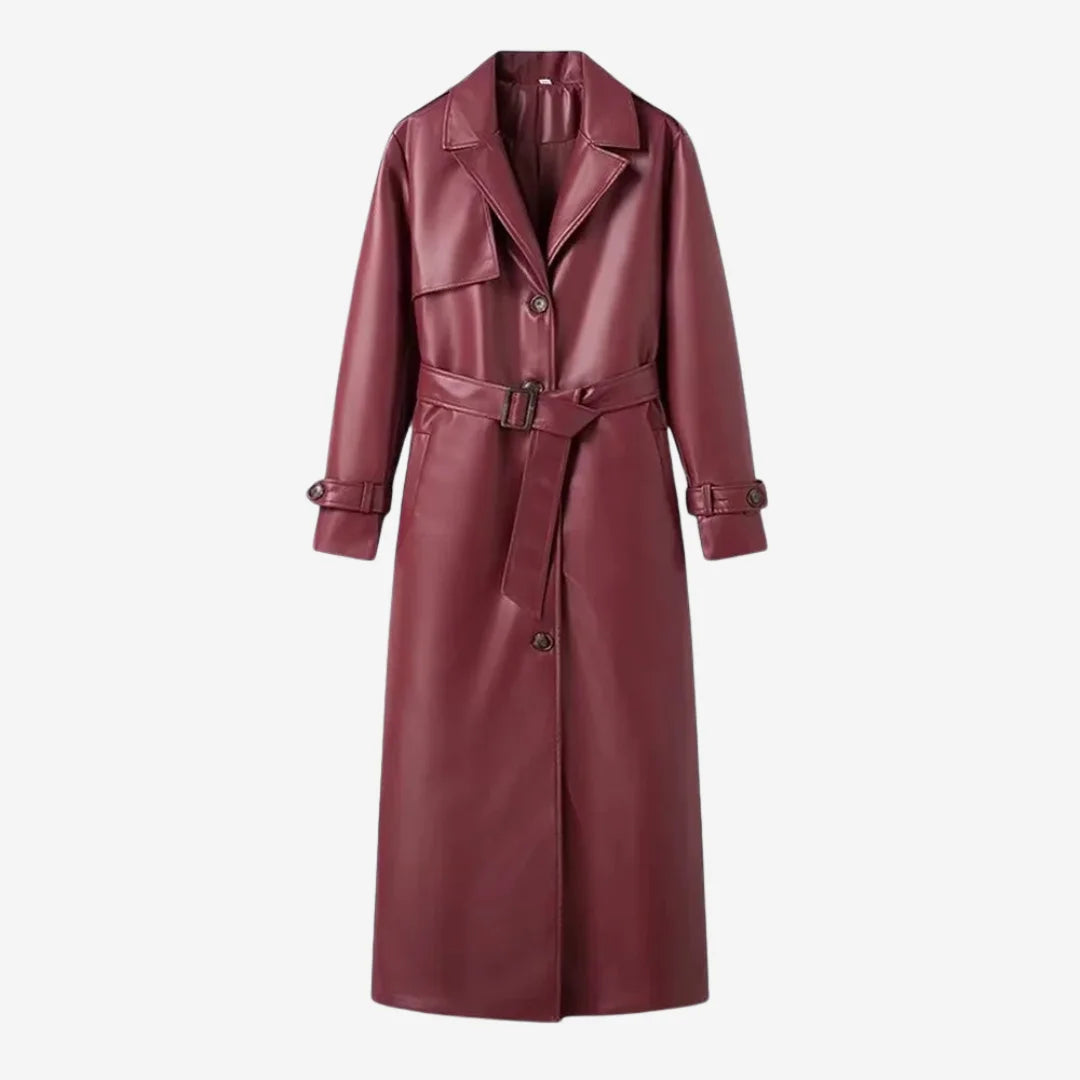 Damen Trenchcoat in Burgunder, aus weichem Material, mit Gürtel und klassischem Reverskragen für eleganten Look.