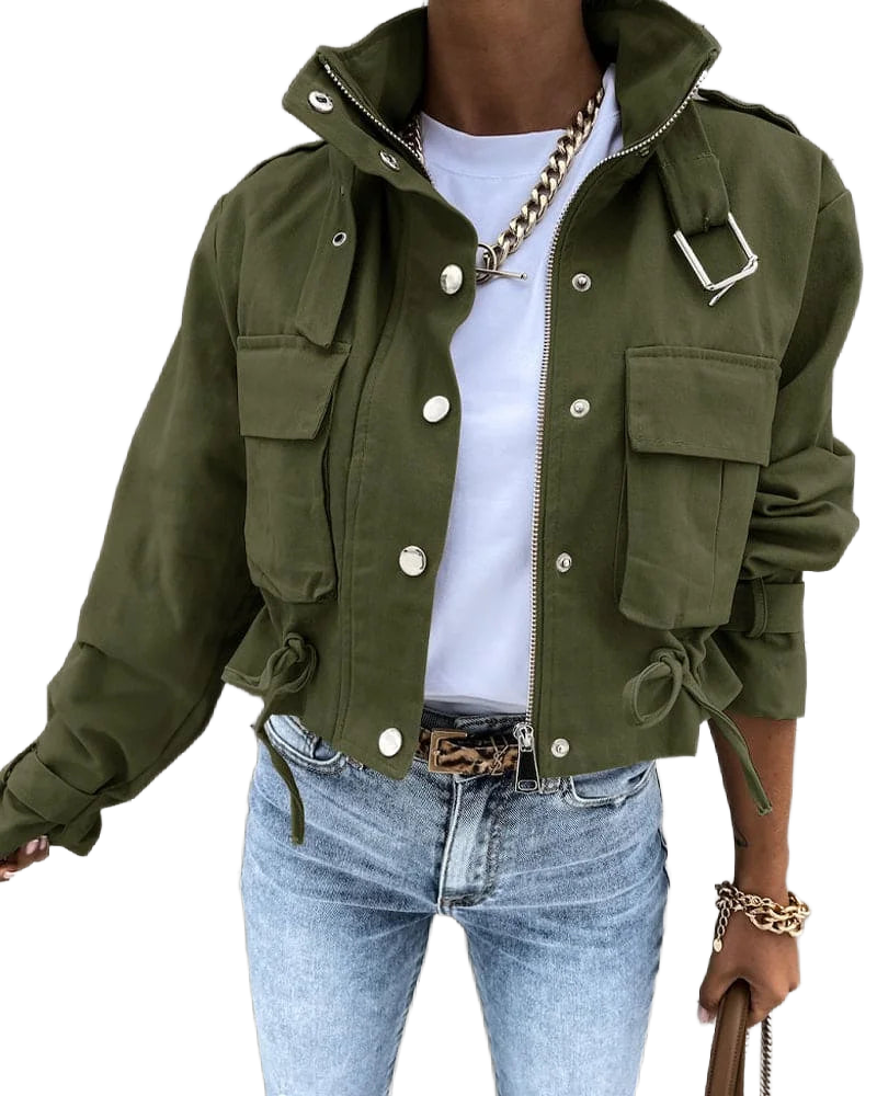 Armeegrüne Damen Utility Übergangsjacke aus robustem Material mit praktischen Taschen und durchgehendem Reißverschluss.