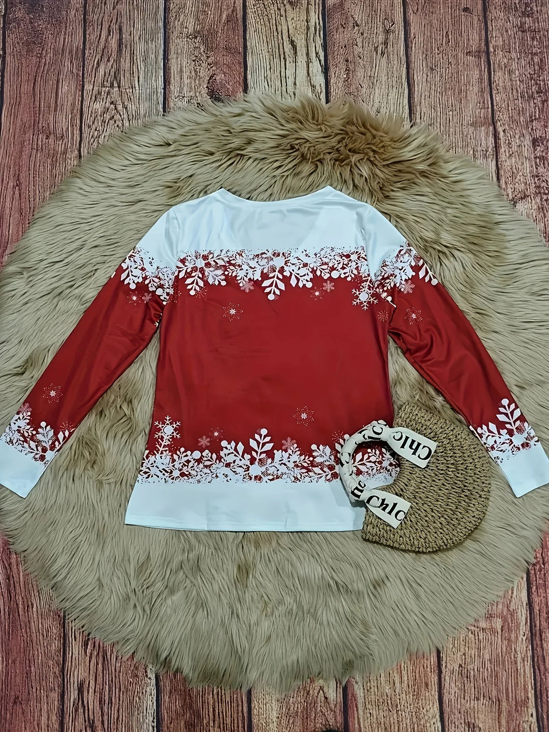 Damen Weihnachtspullover mit Schneemann-Motiv, V-Ausschnitt, aus weichem Baumwollmix für angenehmen Tragekomfort.