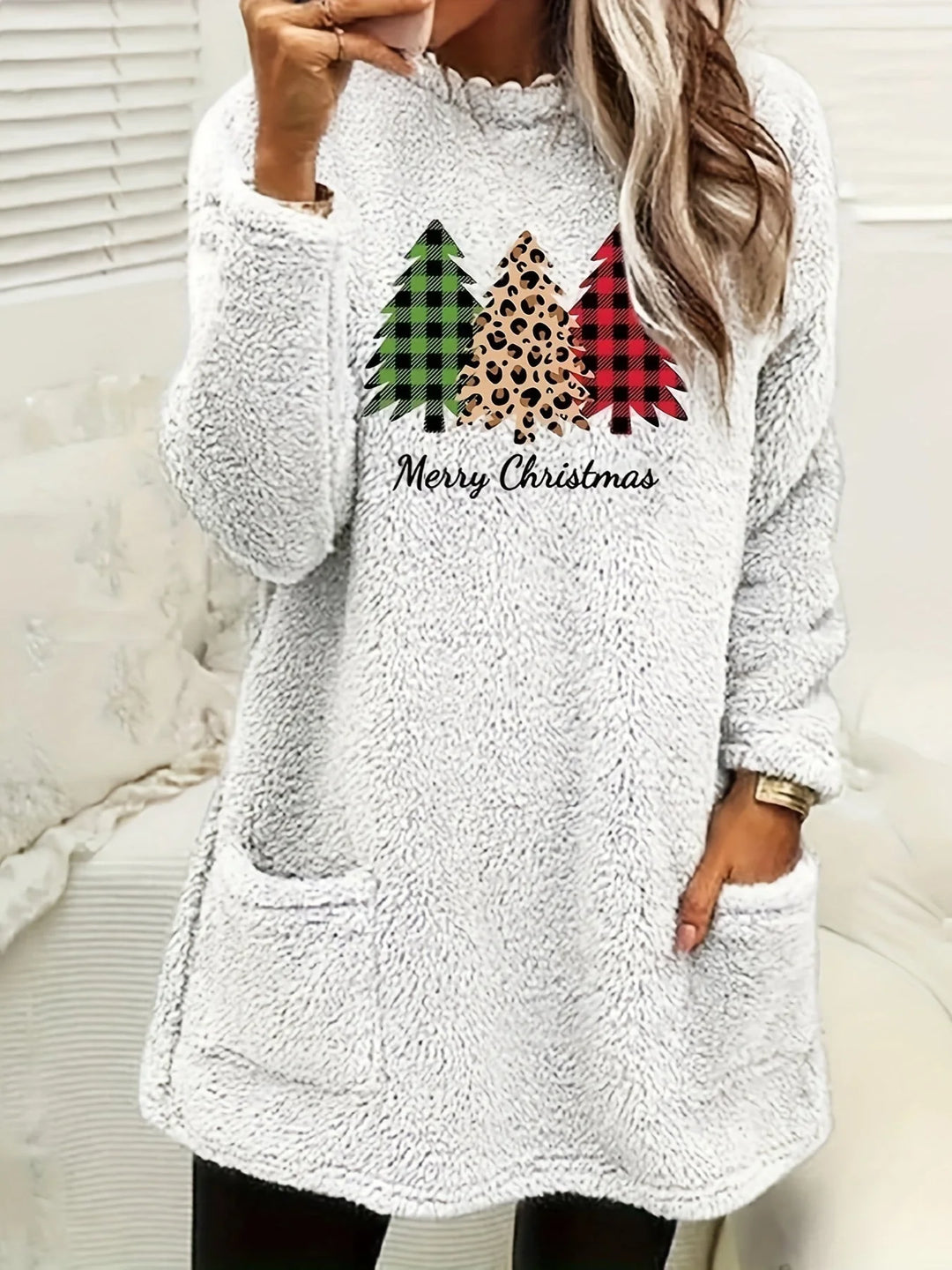 Damen Weihnachtspullover mit Taschen, Rundhalsausschnitt, aus weichem Material in festlichem Design für kalte Wintertage.