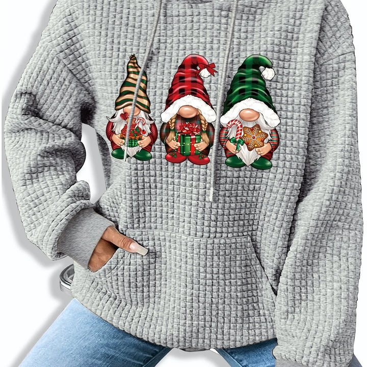 Hellgrauer Damen Weihnachtspullover mit Wichteldruck, Kapuze und weichem, bequemem Material für festliche Stimmung.