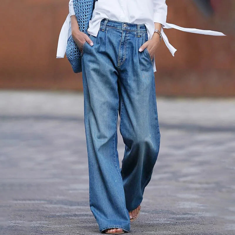 Damen Weite Jeanshose in Blau, aus Baumwolle, lässiger Schnitt mit weitem Bein und komfortablem Design für den Alltag.