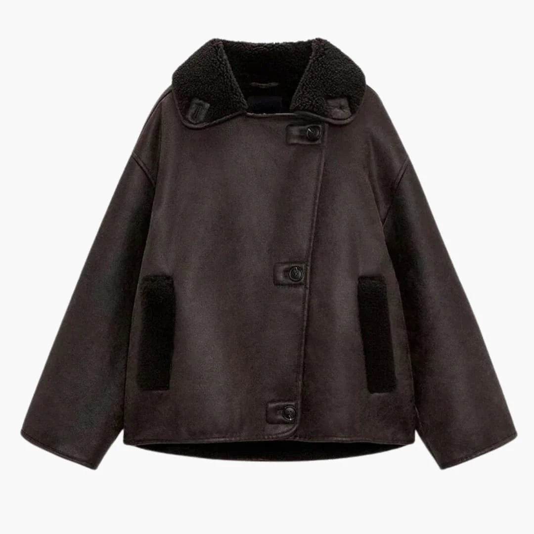 Damen Winterjacke in Braun mit großem Reverskragen, aus warmem Material, ideal für kalte Tage und modischen Schutz.