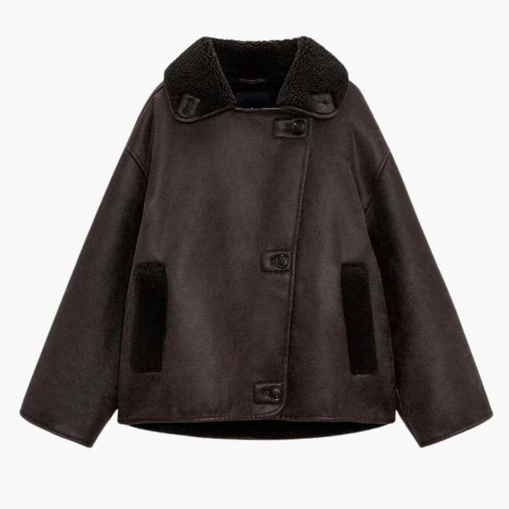 Damen Winterjacke in Braun mit großem Reverskragen, aus warmem Material, ideal für kalte Tage und modischen Schutz.