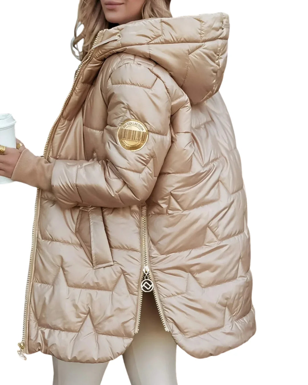 Damen Winterjacke mit Kapuze, Steppdesign aus wasserabweisendem Material und praktischen Taschen für kalte Tage.
