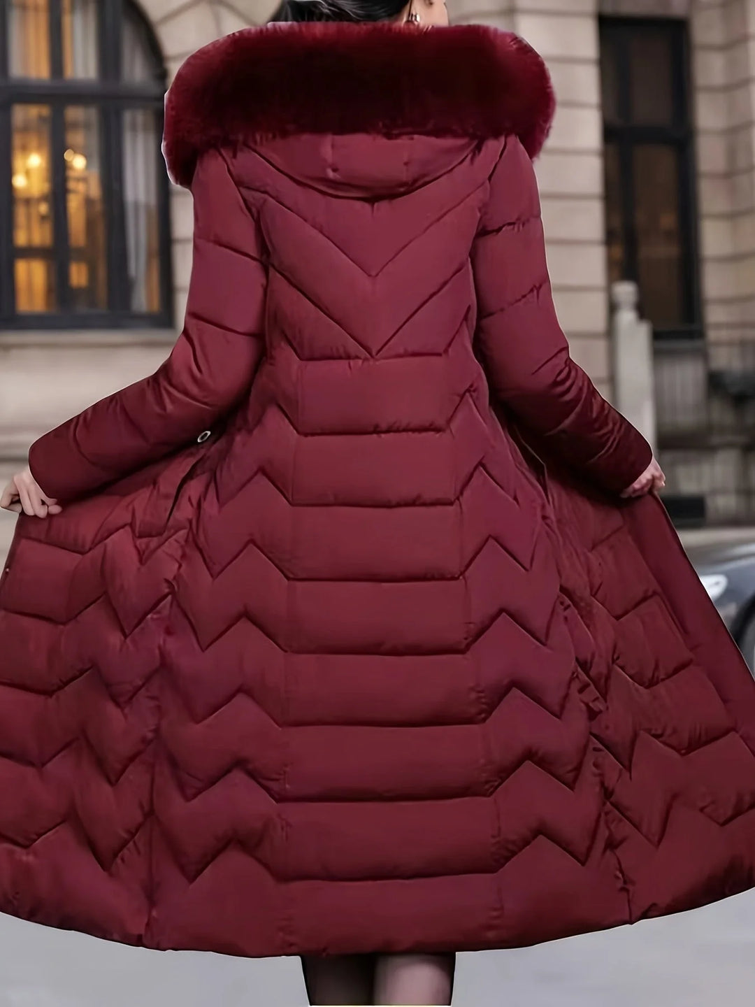 Damen Wintermantel mit dickem Kragen, Reißverschluss, aus warmem Material, schlichte Eleganz für kalte Tage.