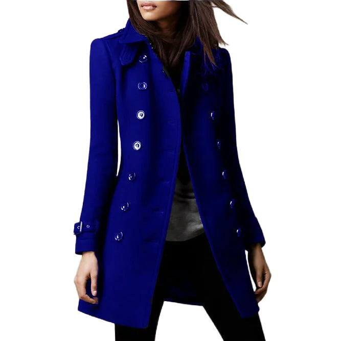 Damen Trenchcoat in Blau, zweireihig mit Knopfdetails, aus robustem Material für stilvollen Schutz bei wechselhaftem Wetter.