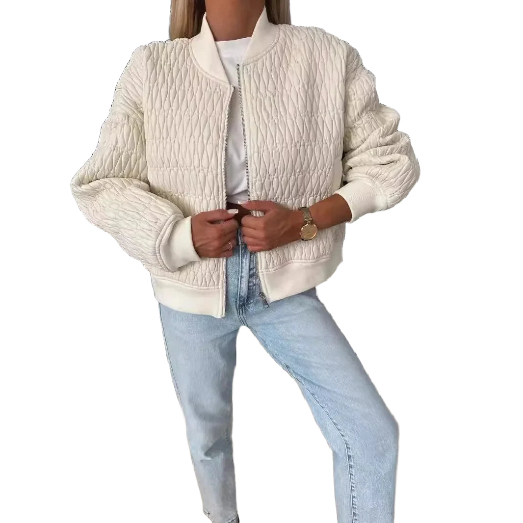 Damen Off-White Bomberjacke aus gestepptem Material, mit Reißverschluss und elastischen Rippbündchen für zusätzlichen…