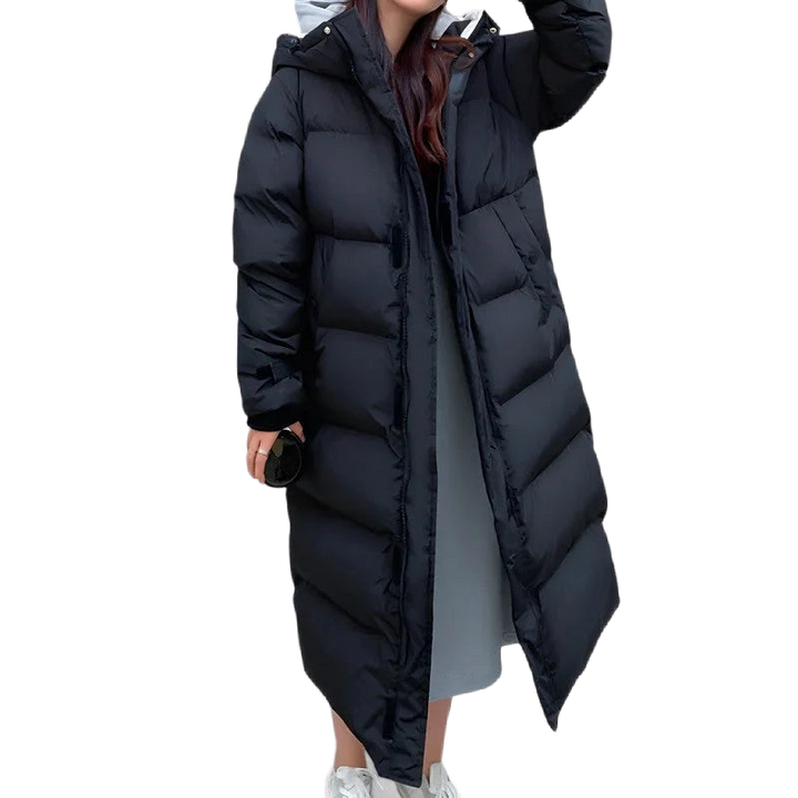 Schwarzer, lang geschnittener wattierter Mantel für Damen mit Kapuze, aus strapazierfähigem Material, ideal für kühle Tage.