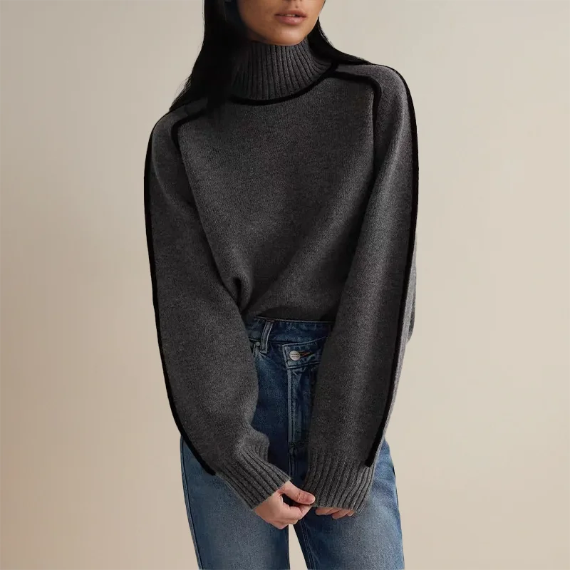"Beiger Pullover mit Rollkragen aus weicher Baumwolle, ideal für einen lässigen Herbst-Look mit legerem Schnitt."