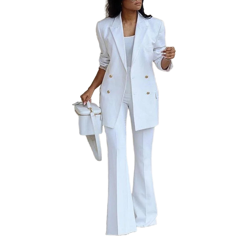 Damen Zweiteiliges Anzugset in Weiß, besteht aus leichtem Material, mit strukturiertem Blazer und modischer Schlaghose.